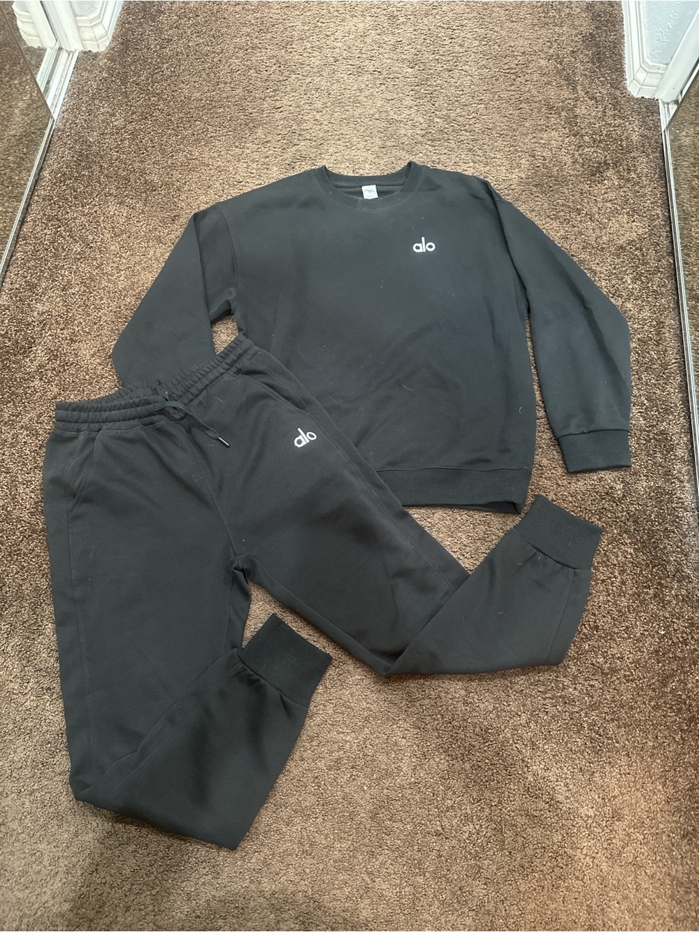 ALO Yoga Kids Black Crewneck Sweatshirt & Jogger Set